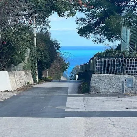 Poseidon - Scogliera Della Baia Del Vetrano * Augusta